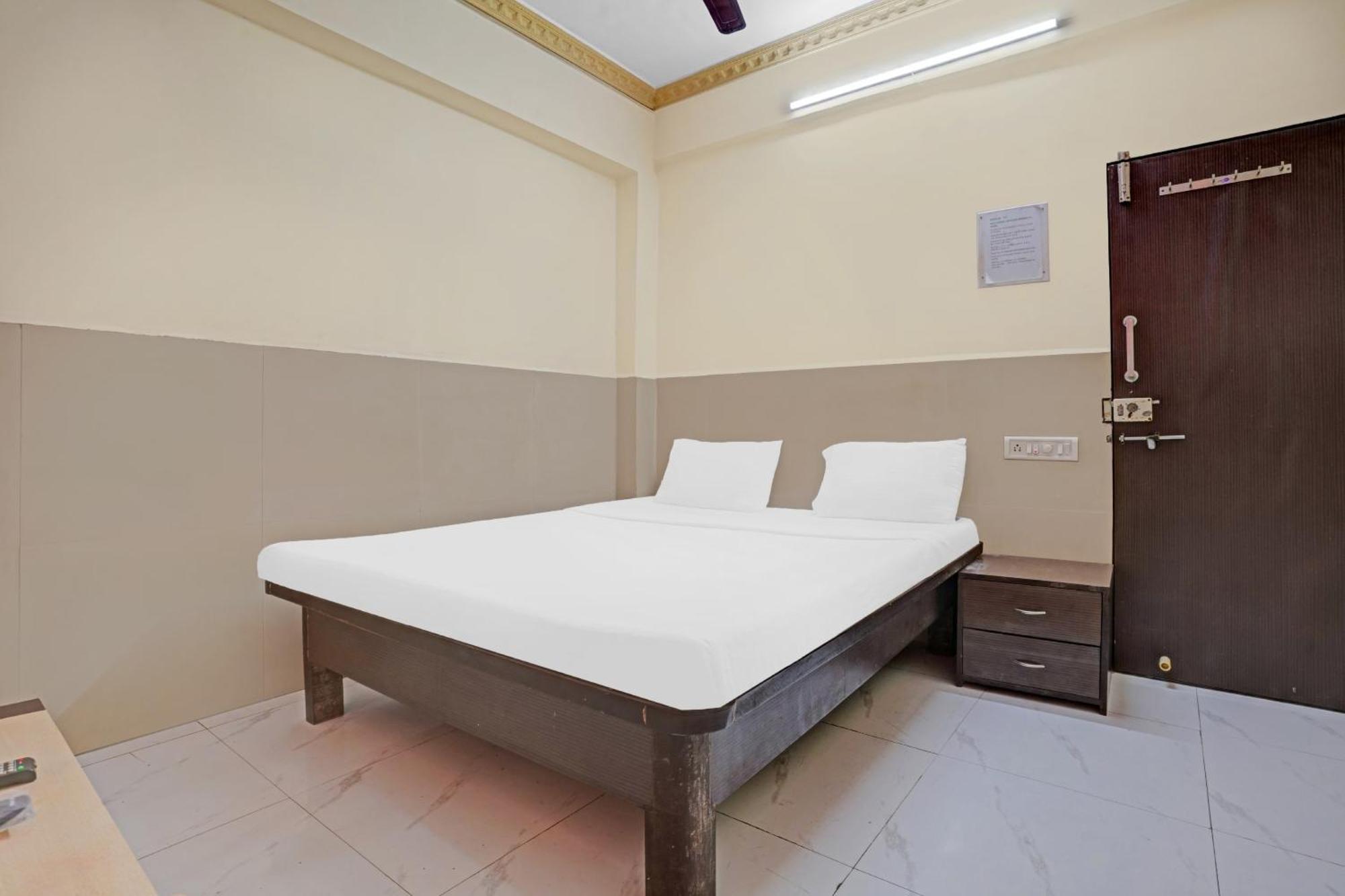 Spot On 81122 Alfa Lodge Mumbai Dış mekan fotoğraf